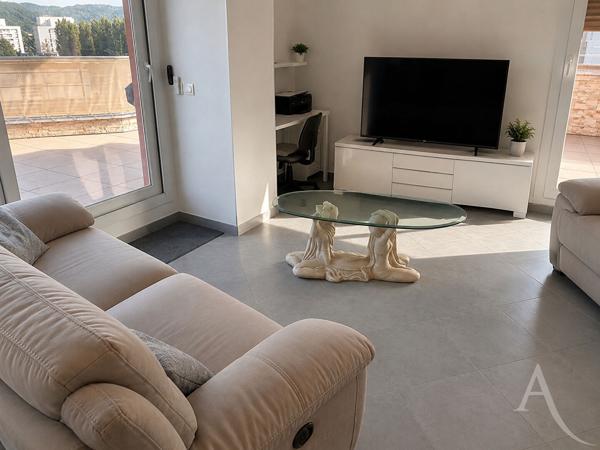 Appartement 4 pièces avec terrasse de 92 m² et jacuzzi