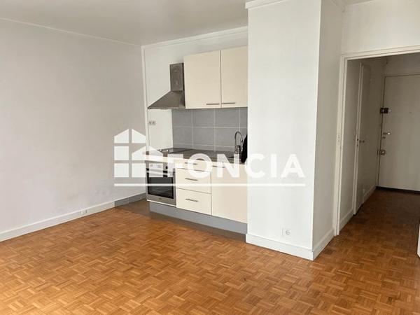 Location Studio 24.17 m² - 70 RUE DAMREMONT Paris 75018