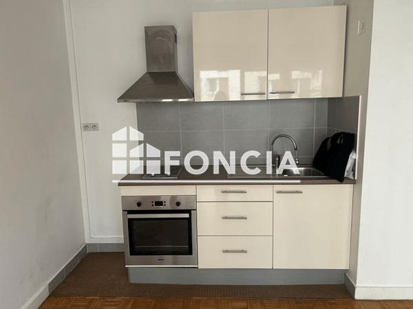 Location Studio 24.17 m² - 70 RUE DAMREMONT Paris 75018