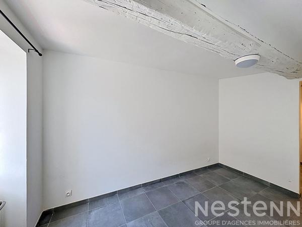 Brue-Auriac : agréable appartement 2 pièces de 29 m² offrant calme et belle luminosité