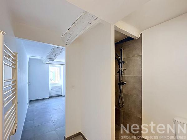 Brue-Auriac : agréable appartement 2 pièces de 29 m² offrant calme et belle luminosité