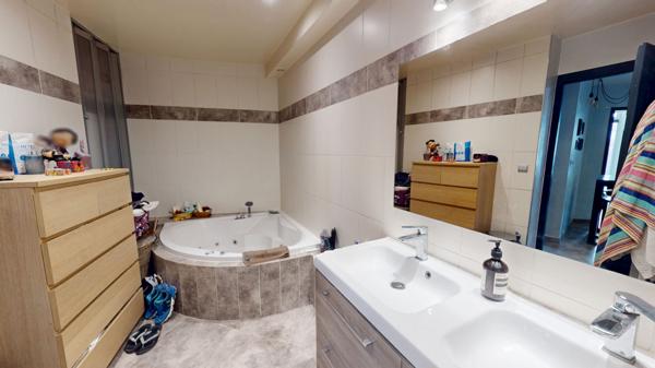 Appartement CHILLY-MAZARIN 6 pièces 110.25 m²