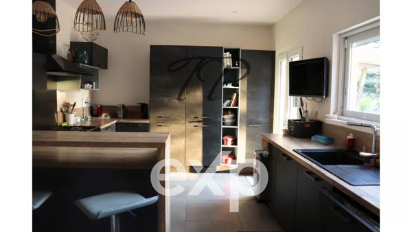 DOMAINE 2 HABITATIONS SUR 5 HECTARES DE TERRAIN