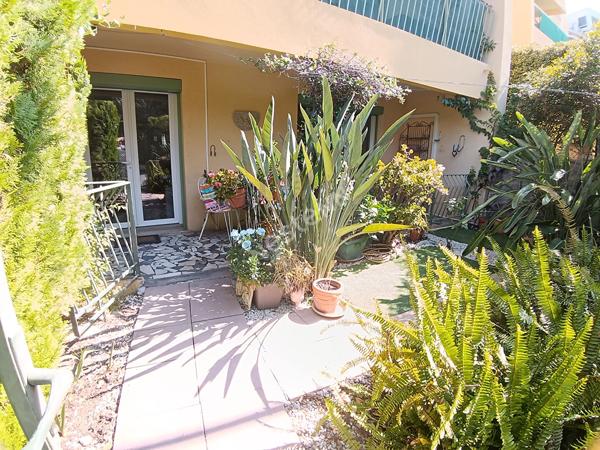 Appartement T3 en rez de jardin de 66,40m² , jardin de 40m², place de parking et cave de 4m²