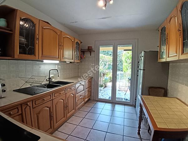 Appartement T3 en rez de jardin de 66,40m² , jardin de 40m², place de parking et cave de 4m²