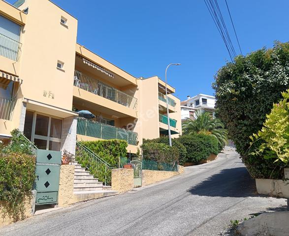 Appartement T3 en rez de jardin de 66,40m² , jardin de 40m², place de parking et cave de 4m²