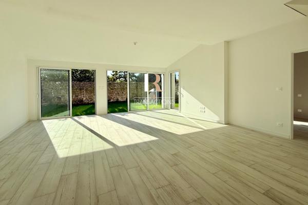 Sainte-Marie-de-Ré (17740) Sainte-Marie - Maison de bourg à proximité de la plage