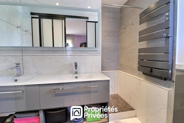 Propriété -7 pièces avec studio, atelier et piscine
