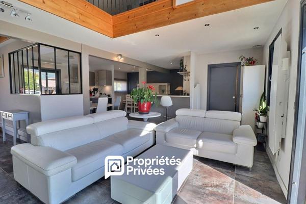 Propriété -7 pièces avec studio, atelier et piscine