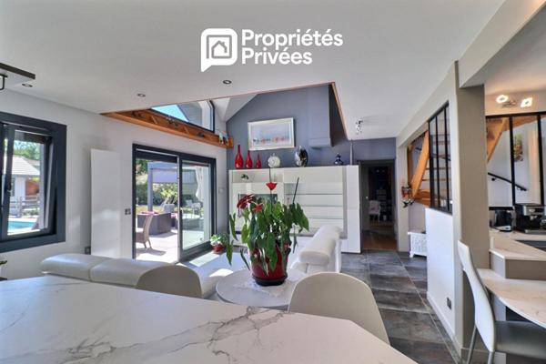 Propriété -7 pièces avec studio, atelier et piscine