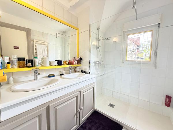 Maison Caen 7 pièce(s) 173.68 m2