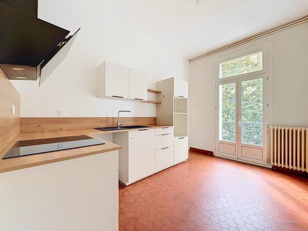 BERGERAC CENTRE – IMMEUBLE DE RAPPORT avec 3 superbes Appartements de Standing