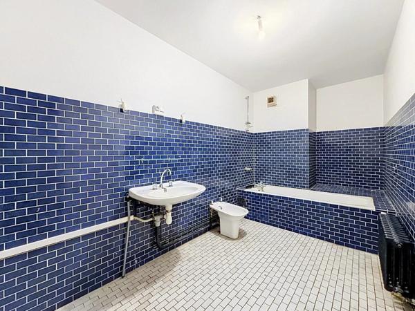 BERGERAC CENTRE – IMMEUBLE DE RAPPORT avec 3 superbes Appartements de Standing