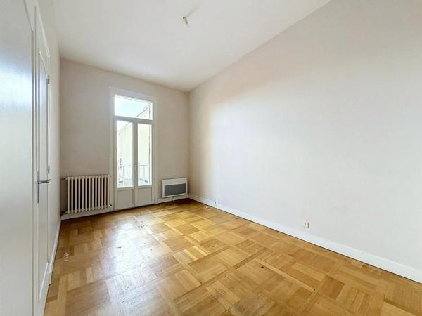 BERGERAC CENTRE – IMMEUBLE DE RAPPORT avec 3 superbes Appartements de Standing