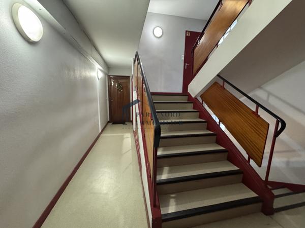 Pavillons-sous-Bois (93320) F1 avec Balcon situé sur la National 3