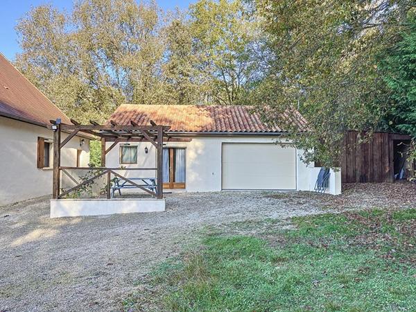 Maison 6 pièce(s) 208 m2 piscine et dépendance