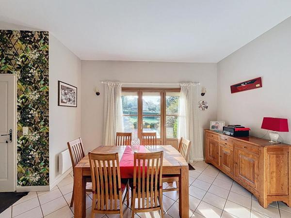 Maison 6 pièce(s) 208 m2 piscine et dépendance