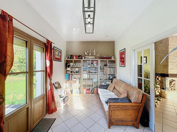 Maison 6 pièce(s) 208 m2 piscine et dépendance