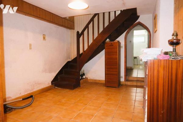 EN EXCLUSIVITE, POUZAUGES PROXI. CENTRE, MAISON ANCIENNE A RENOVER AVEC JARDIN ATTENANT ET GARAGE.