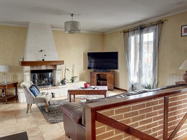 Maison de bourg, plain-pied à Changé