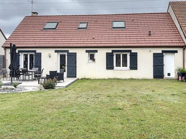 Maison de bourg, plain-pied à Changé