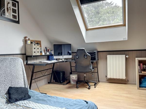 Maison de bourg, plain-pied à Changé