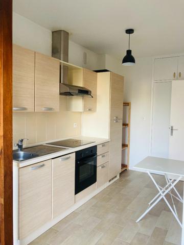 Appartement  PARC MONTAIGNE - 1 pièce(s) - 44 m2