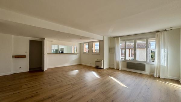 LOCATION – TOULOUSE – COTE PAVÉE – GRAND APPARTEMENT 3 PIÈCES