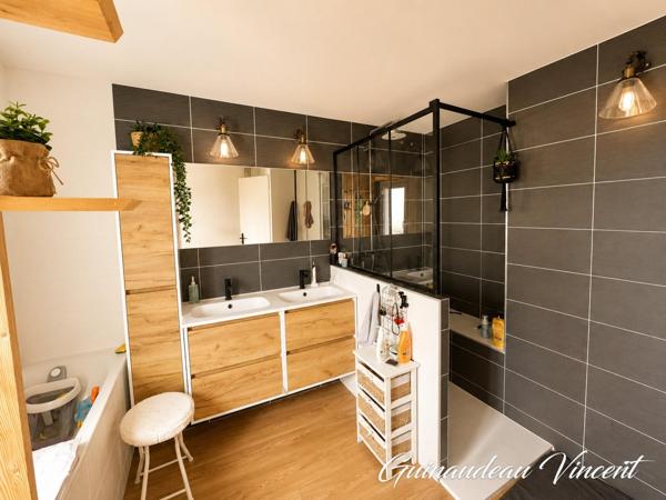 Maison à CHOLET, 49300 - 5 pièces 109m²
