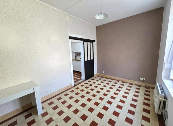 HIRSON (02) - 🏡 Vente maison avec 4 chambres 🛏️🛏️🛏️🛏️, cour 🚗 et terrain