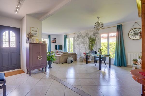 Montussan (33450) Maison 5 pièces de 118m2 habitables sur parcelle de 1052m2