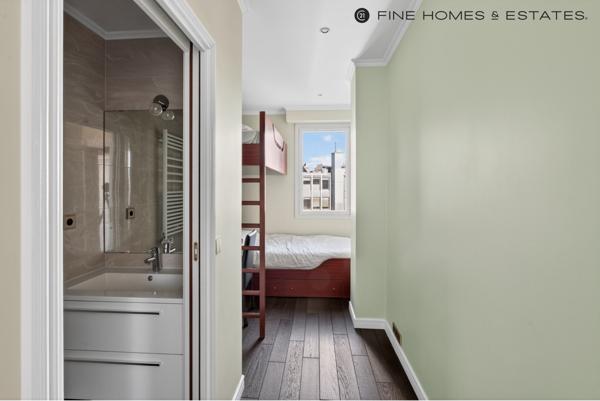 Appartement F6 à vendre  6 pièces - 141 m2 PARIS - 75008