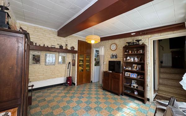 Maison à vendre    3 pièces •  Vias