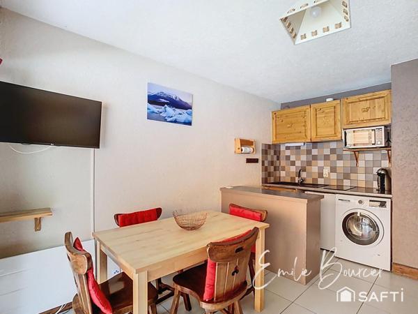 Studio avec balcon, cave et parking