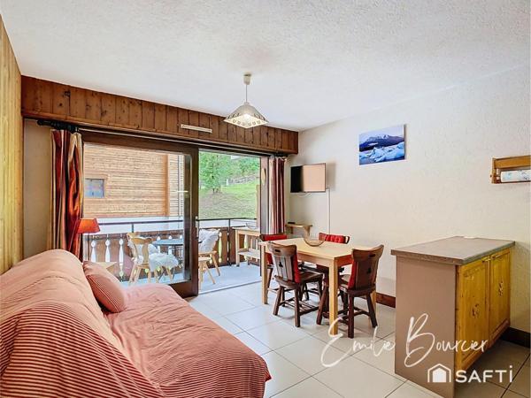 Studio avec balcon, cave et parking