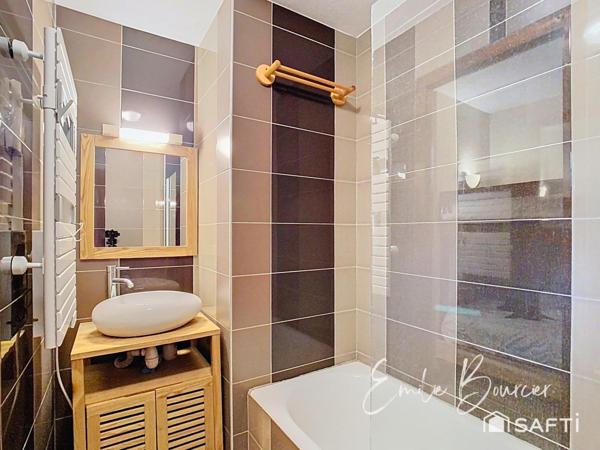 Studio avec balcon, cave et parking