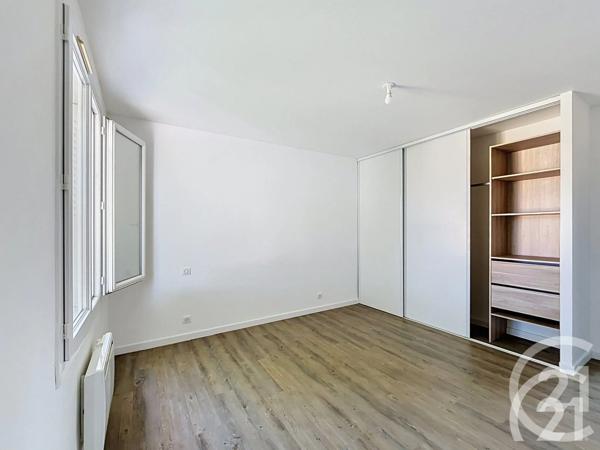 Immeuble à vendre  350 m 2   CAVAILLON  - 84