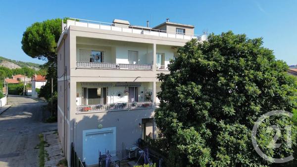Immeuble à vendre  350 m 2   CAVAILLON  - 84