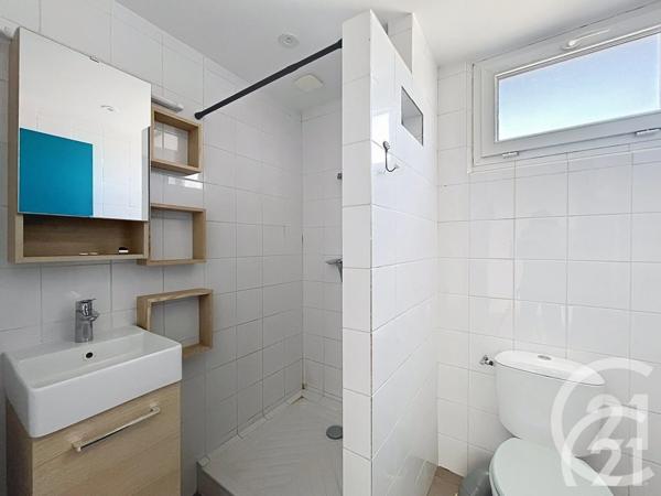 Immeuble à vendre  350 m 2   CAVAILLON  - 84