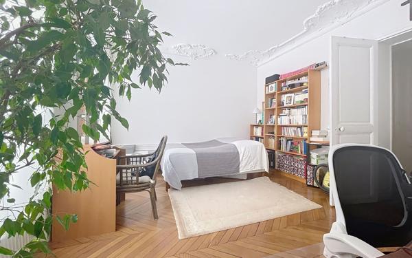 Appartement à vendre    3 pièces • 82,76 m2 Paris 11