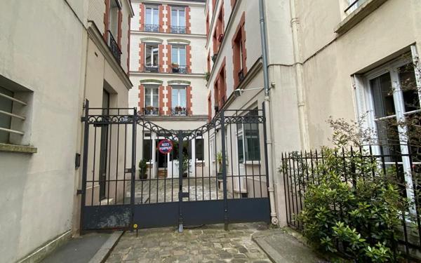 Appartement à vendre    3 pièces • 82,76 m2 Paris 11