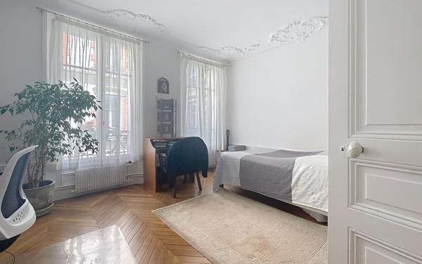 Appartement à vendre    3 pièces • 82,76 m2 Paris 11