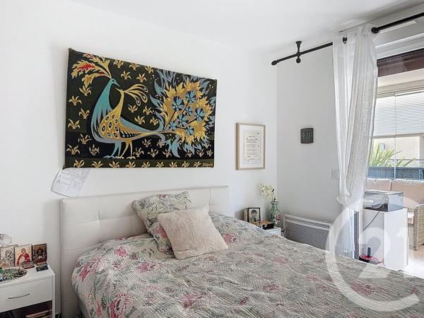 Appartement T3 à vendre  3 pièces - 60 m 2   FREJUS  - 83