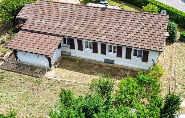 Belle maison plain pied avec terrain clos et arboré