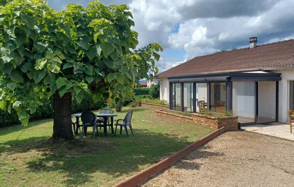 Belle maison plain pied avec terrain clos et arboré