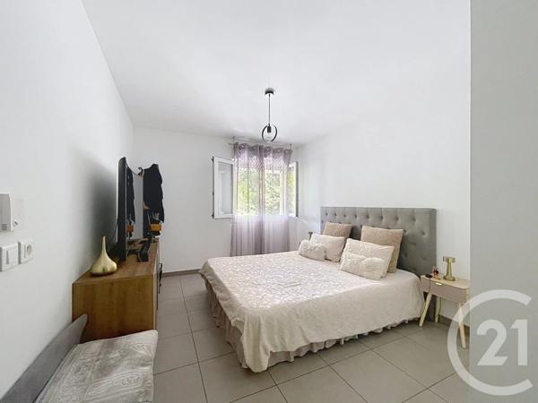Appartement F2 à vendre  2 pièces - 41 m 2   VALLAURIS  - 06