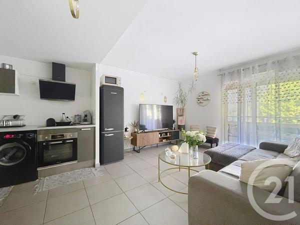 Appartement F2 à vendre  2 pièces - 41 m 2   VALLAURIS  - 06