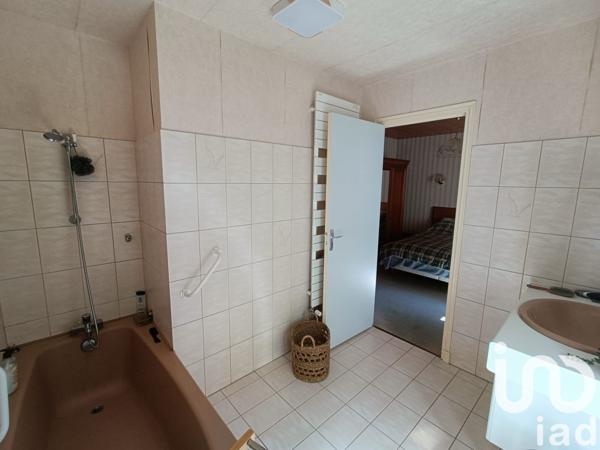 Maison rustique 9 pièces de 255 m² à Saint-Setiers (19290)