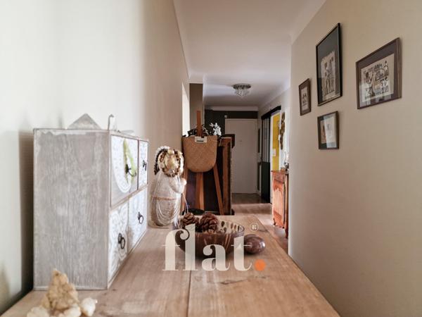 Grand Appartement T3/T4 de 92m2+Place de pkg en s/sol+ balcon / dpe C / 3ème étage / ascenseur