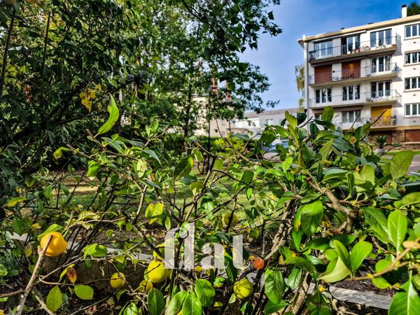 Grand Appartement T3/T4 de 92m2+Place de pkg en s/sol+ balcon / dpe C / 3ème étage / ascenseur